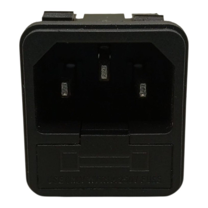 TOMA CORRIENTE TIPO MACHO CON FUSIBLE